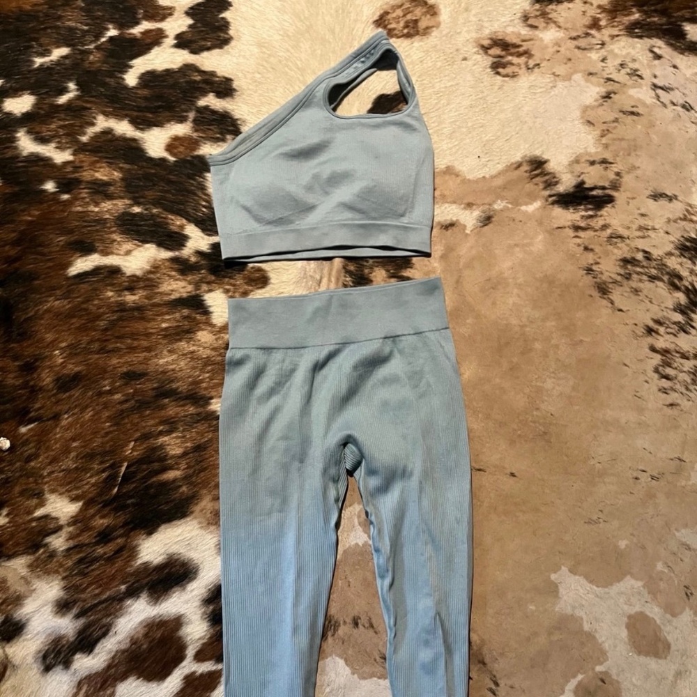 Blue Amazon Workout Set